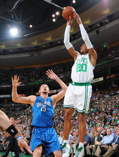 全国青少年田径运动会严子怡改写女子标枪亚洲